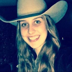 Meet your Posher, Molly